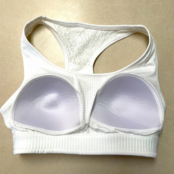 Fila Sports Bra White Size Small - Picture 6 of 7